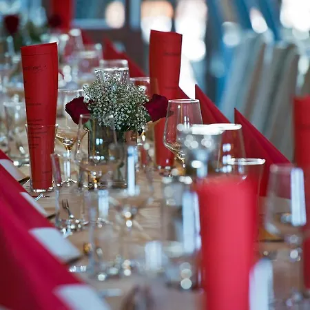 Keller מלון גומפולדסקירשן