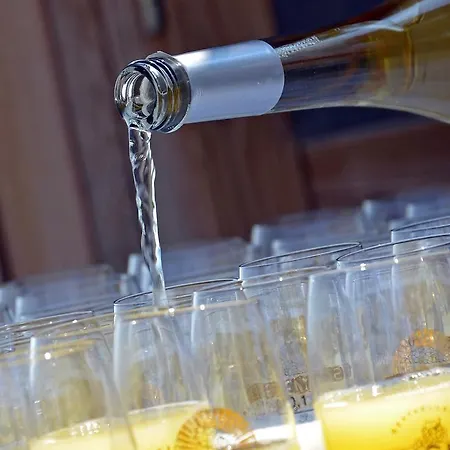 מלון Keller גומפולדסקירשן